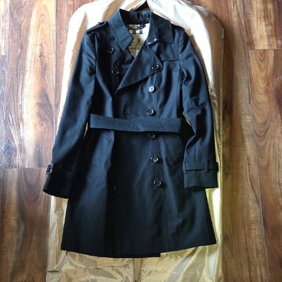 Burberry Jackets & Blazers - Like New Burberry Chelsea Trench